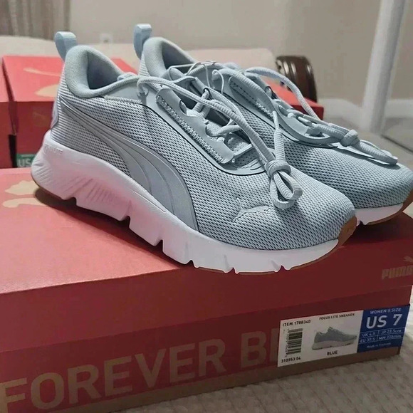 PUMA Ladies' Flex Focus Lite Sneaker - Picture 2 of 9